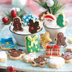 Set of 6 Mini Christmas Cookie Cutters by Decora Dim. 3-4cm