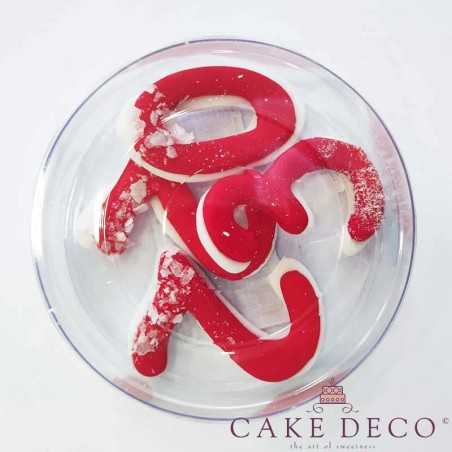 The year (this year 2022) dressed in a Christmas outfit