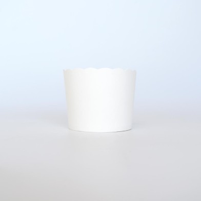 White Large Cupcake Paper Cups Base Diam. 6x, H5,5cm. 50pcs Laminated