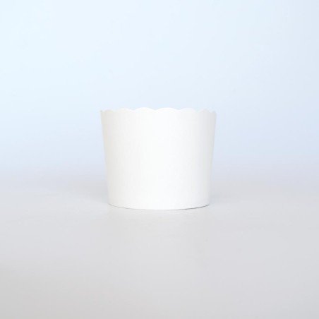 White Large Cupcake Paper Cups Base Diam. 6x, H5,5cm. 50pcs Laminated