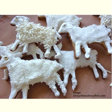 Standing Lamb Cookie Cutter 3 in